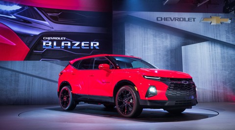 Chevrolet ra mắt mẫu xe nổi tiếng một thời Blazer với nhiều nét mới - Ảnh 2. Chevrolet ra mắt mẫu xe nổi tiếng một thời Blazer với nhiều nét mới - Ảnh 2.