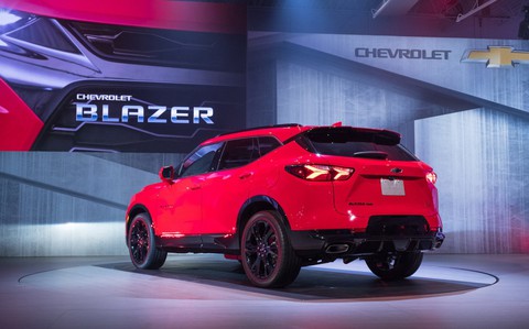 Chevrolet ra mắt mẫu xe nổi tiếng một thời Blazer với nhiều nét mới - Ảnh 4. Chevrolet ra mắt mẫu xe nổi tiếng một thời Blazer với nhiều nét mới - Ảnh 4.