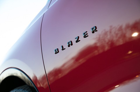 Chevrolet ra mắt mẫu xe nổi tiếng một thời Blazer với nhiều nét mới - Ảnh 7. Chevrolet ra mắt mẫu xe nổi tiếng một thời Blazer với nhiều nét mới - Ảnh 7.