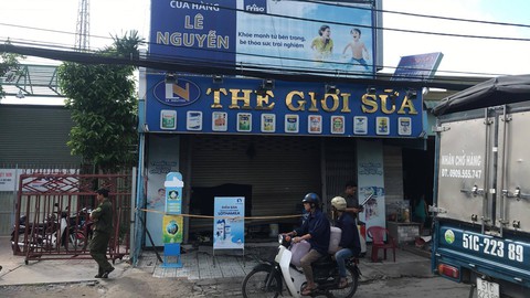 Thiệt mạng vì nhà cháy nhưng cửa cuốn không hoạt động - Ảnh 1. Thiệt mạng vì nhà cháy nhưng cửa cuốn không hoạt động - Ảnh 1.