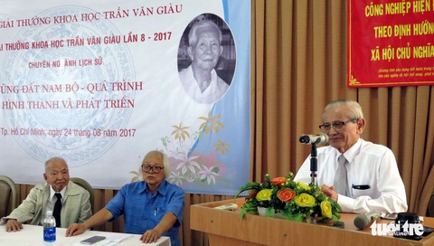 Cố giáo sư Phan Huy Lê, bậc thầy đổi mới nghiên cứu lịch sử - Ảnh 2. Cố giáo sư Phan Huy Lê, bậc thầy đổi mới nghiên cứu lịch sử - Ảnh 2.