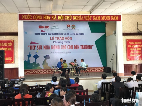 Trao vốn cho mẹ, nâng giấc mơ con - Ảnh 1. Trao vốn cho mẹ, nâng giấc mơ con - Ảnh 1.