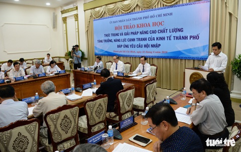 Đề xuất các hãng taxi, Grab phải có bãi đậu xe - Ảnh 1. Đề xuất các hãng taxi, Grab phải có bãi đậu xe - Ảnh 1.
