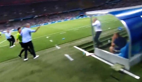 Vì sao HLV Thụy Điển suýt đánh nhau với Oliver Bierhoff? - Ảnh 1. Vì sao HLV Thụy Điển suýt đánh nhau với Oliver Bierhoff? - Ảnh 1.