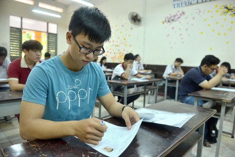 Quên chứng minh nhân dân, nhiều thí sinh phải làm giấy cam đoan - Ảnh 16. Quên chứng minh nhân dân, nhiều thí sinh phải làm giấy cam đoan - Ảnh 16.