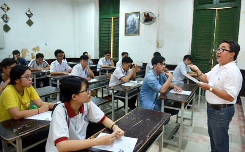 Quên chứng minh nhân dân, nhiều thí sinh phải làm giấy cam đoan - Ảnh 17. Quên chứng minh nhân dân, nhiều thí sinh phải làm giấy cam đoan - Ảnh 17.