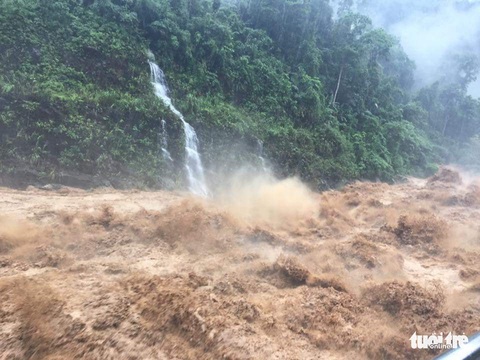 1 người mất tích, 6 người bị thương do mưa lũ miền núi phía Bắc - Ảnh 7. 1 người mất tích, 6 người bị thương do mưa lũ miền núi phía Bắc - Ảnh 7.