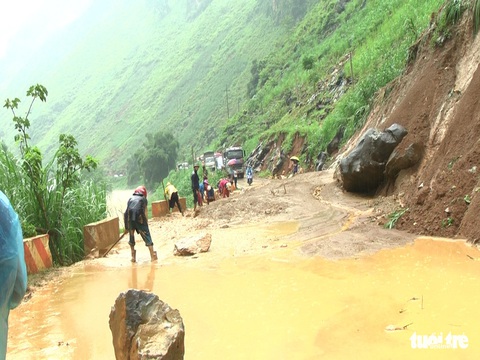 4 người chết, 3 người mất tích do mưa lũ tại Hà Giang, Lai Châu - Ảnh 3. 4 người chết, 3 người mất tích do mưa lũ tại Hà Giang, Lai Châu - Ảnh 3.