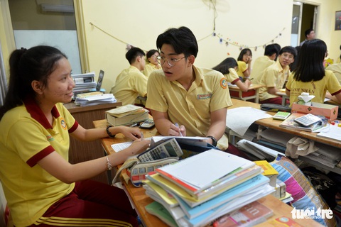 Dốc toàn lực trước ngày thi - Ảnh 15. Dốc toàn lực trước ngày thi - Ảnh 15.
