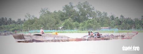 Chống cát tặc, dân điện báo nhưng đường dây nóng nguội ngắt - Ảnh 3. Chống cát tặc, dân điện báo nhưng đường dây nóng nguội ngắt - Ảnh 3.