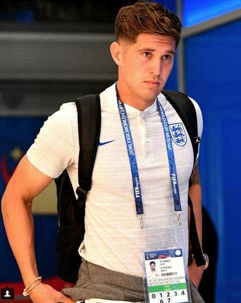 John Stones - hậu vệ đẹp trai, mắt nai mang trái tim sư tử - Ảnh 5. John Stones - hậu vệ đẹp trai, mắt nai mang trái tim sư tử - Ảnh 5.
