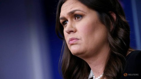 Người phát ngôn Nhà Trắng bị đuổi khỏi nhà hàng vì làm cho... ông Trump - Ảnh 1. Người phát ngôn Nhà Trắng bị đuổi khỏi nhà hàng vì làm cho... ông Trump - Ảnh 1.
