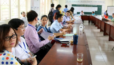 Căng thẳng như... coi thi THPT quốc gia - Ảnh 1. Căng thẳng như... coi thi THPT quốc gia - Ảnh 1.