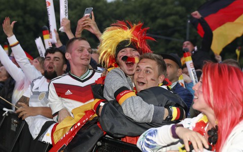 Khán đài World Cup: Sàn diễn thời trang lớn nhất thế giới - Ảnh 4. Khán đài World Cup: Sàn diễn thời trang lớn nhất thế giới - Ảnh 4.