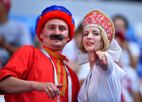 Khán đài World Cup: Sàn diễn thời trang lớn nhất thế giới - Ảnh 8. Khán đài World Cup: Sàn diễn thời trang lớn nhất thế giới - Ảnh 8.