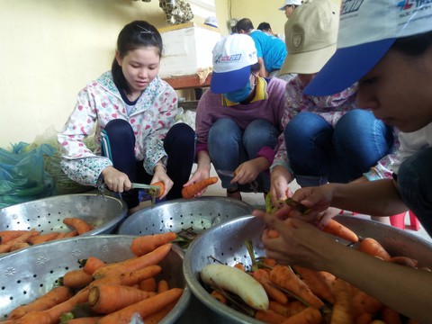 ‘Khu căn cứ’ đặc biệt nấu ăn cho sĩ tử Vĩnh Long - Ảnh 5. ‘Khu căn cứ’ đặc biệt nấu ăn cho sĩ tử Vĩnh Long - Ảnh 5.
