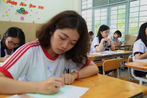 Sáng nay 925.000 thí sinh thi môn văn THPT quốc gia 2018 - Ảnh 16. Sáng nay 925.000 thí sinh thi môn văn THPT quốc gia 2018 - Ảnh 16.