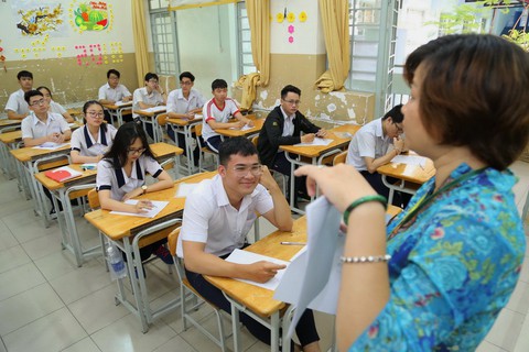 Sáng nay 925.000 thí sinh thi môn văn THPT quốc gia 2018 - Ảnh 15. Sáng nay 925.000 thí sinh thi môn văn THPT quốc gia 2018 - Ảnh 15.