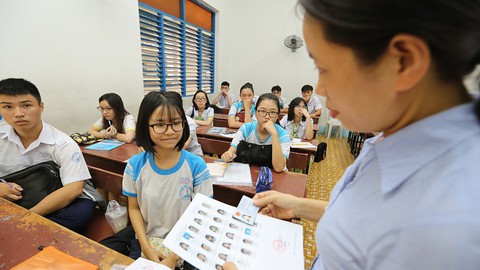 Những đề thi siêu ngắn - Ảnh 3. Những đề thi siêu ngắn - Ảnh 3.