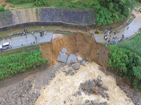 Lai Châu xin ý kiến Bộ GD-ĐT về 9 thí sinh muộn thi do mưa lũ - Ảnh 1. Lai Châu xin ý kiến Bộ GD-ĐT về 9 thí sinh muộn thi do mưa lũ - Ảnh 1.