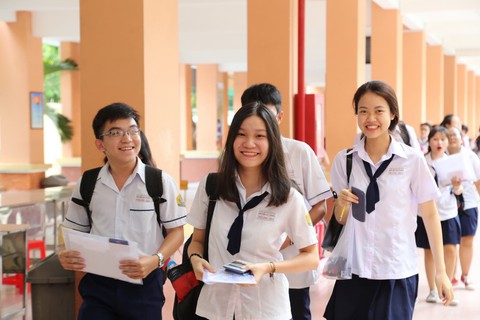 Thí sinh thoải mái bước vào thi toán THPT quốc gia 2018 - Ảnh 4. Thí sinh thoải mái bước vào thi toán THPT quốc gia 2018 - Ảnh 4.