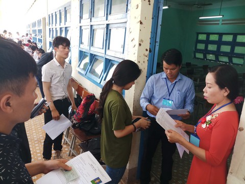 Thí sinh thoải mái bước vào thi toán THPT quốc gia 2018 - Ảnh 6. Thí sinh thoải mái bước vào thi toán THPT quốc gia 2018 - Ảnh 6.