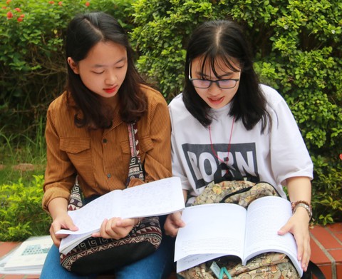 Sáng nay 925.000 thí sinh thi môn văn THPT quốc gia 2018 - Ảnh 11. Sáng nay 925.000 thí sinh thi môn văn THPT quốc gia 2018 - Ảnh 11.