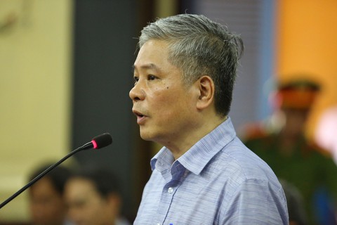 Ông Đặng Thanh Bình và tổ giám sát đổ trách nhiệm qua lại - Ảnh 1. Ông Đặng Thanh Bình và tổ giám sát đổ trách nhiệm qua lại - Ảnh 1.