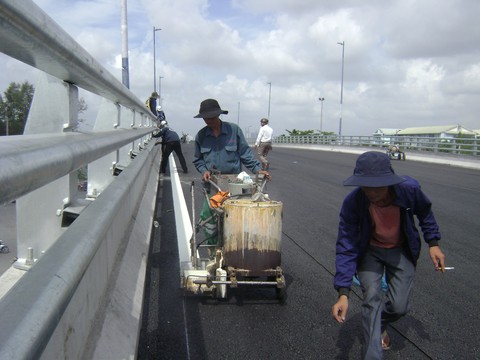 29-6 thông xe cầu vượt Mỹ Thủy, giải tỏa kẹt xe khu Cát Lái - Ảnh 4. 29-6 thông xe cầu vượt Mỹ Thủy, giải tỏa kẹt xe khu Cát Lái - Ảnh 4.
