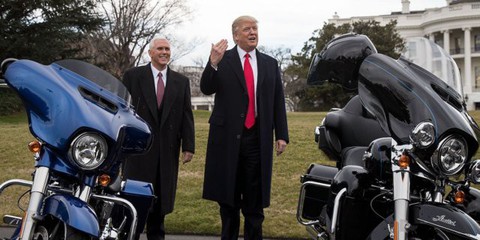 Trump chê Harley-Davidson chưa gì đã vẫy cờ trắng - Ảnh 1. Trump chê Harley-Davidson chưa gì đã vẫy cờ trắng - Ảnh 1.
