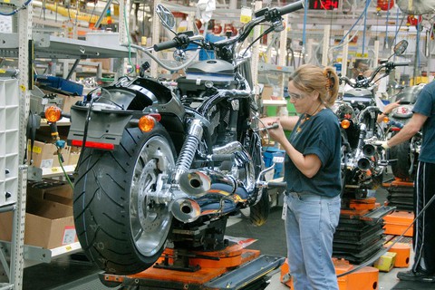 Trump chê Harley-Davidson chưa gì đã vẫy cờ trắng - Ảnh 2. Trump chê Harley-Davidson chưa gì đã vẫy cờ trắng - Ảnh 2.