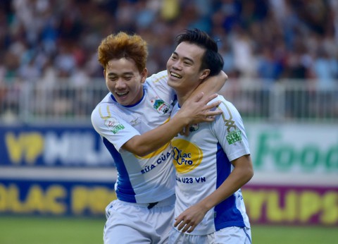 V-League 2018: Văn Toàn lập cú đúp, HAGL thắng đậm - Ảnh 2. V-League 2018: Văn Toàn lập cú đúp, HAGL thắng đậm - Ảnh 2.
