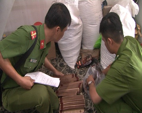 Phát hiện cơ sở sản xuất cà phê làm giả nhãn hiệu - Ảnh 1. Phát hiện cơ sở sản xuất cà phê làm giả nhãn hiệu - Ảnh 1.