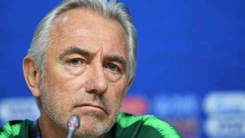 HLV Bert van Marwijk chia tay tuyển Úc - Ảnh 1. HLV Bert van Marwijk chia tay tuyển Úc - Ảnh 1.