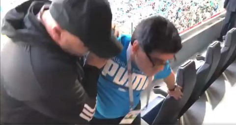 Maradona nhập viện sau chiến thắng nghẹt thở của Argentina - Ảnh 2. Maradona nhập viện sau chiến thắng nghẹt thở của Argentina - Ảnh 2.