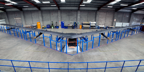 Facebook hủy dự án làm drone ‘khủng’ phủ sóng Internet - Ảnh 1. Facebook hủy dự án làm drone ‘khủng’ phủ sóng Internet - Ảnh 1.