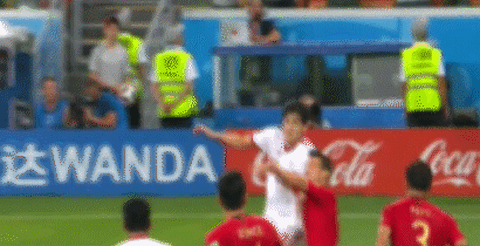 Cakir nói gì khi không thổi 11m phạt Argentina? - Ảnh 3. Cakir nói gì khi không thổi 11m phạt Argentina? - Ảnh 3.