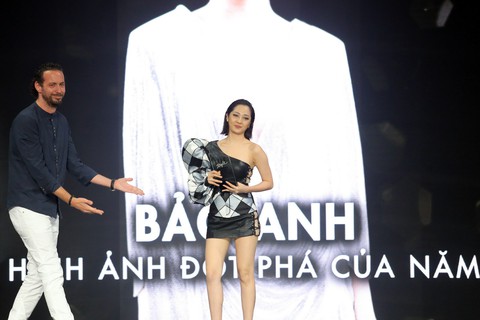 Hồ Ngọc Hà lại là biểu tượng thời trang, Ngô Thanh Vân Phụ nữ của năm - Ảnh 4. Hồ Ngọc Hà lại là biểu tượng thời trang, Ngô Thanh Vân Phụ nữ của năm - Ảnh 4.