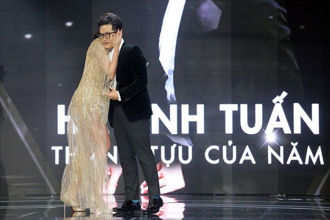 Hồ Ngọc Hà lại là biểu tượng thời trang, Ngô Thanh Vân Phụ nữ của năm - Ảnh 5. Hồ Ngọc Hà lại là biểu tượng thời trang, Ngô Thanh Vân Phụ nữ của năm - Ảnh 5.