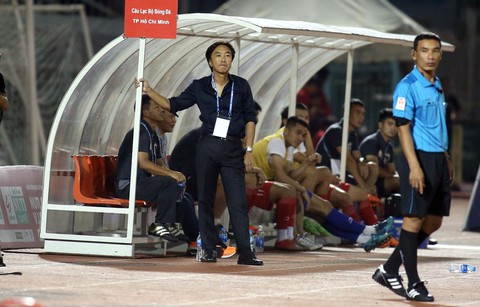 HLV Miura lập kỷ lục 11 trận không thắng ở V-League 2018 - Ảnh 4. HLV Miura lập kỷ lục 11 trận không thắng ở V-League 2018 - Ảnh 4.