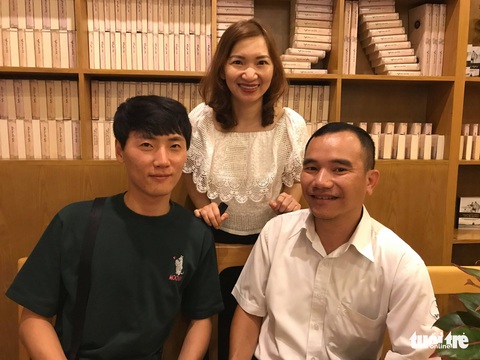 Tài xế taxi TP.HCM trả lại ví cho cảnh sát Hàn Quốc để quên - Ảnh 1. Tài xế taxi TP.HCM trả lại ví cho cảnh sát Hàn Quốc để quên - Ảnh 1.