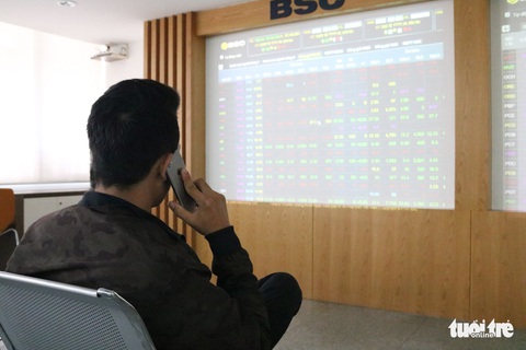Khối ngoại lại xả hàng, VN Index mất hơn 14 điểm - Ảnh 1. Khối ngoại lại xả hàng, VN Index mất hơn 14 điểm - Ảnh 1.