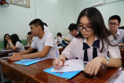 Phổ điểm thấp, điểm chuẩn vào đại học sẽ giảm - Ảnh 1. Phổ điểm thấp, điểm chuẩn vào đại học sẽ giảm - Ảnh 1.