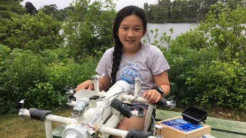 Nữ sinh lớp 6 phát minh robot ‘săn’ rác nhựa trên biển - Ảnh 1. Nữ sinh lớp 6 phát minh robot ‘săn’ rác nhựa trên biển - Ảnh 1.