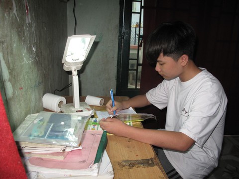 Con cố học giỏi toán để thành bác sĩ - Ảnh 1. Con cố học giỏi toán để thành bác sĩ - Ảnh 1.
