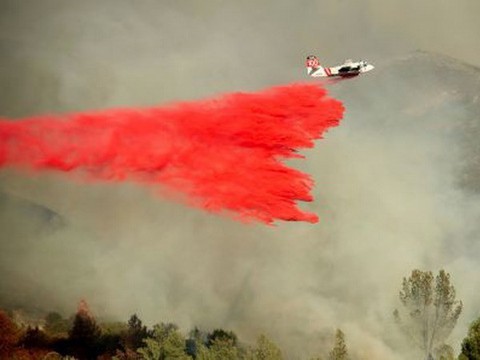 Mỹ: Bang California ban bố tình trạng khẩn cấp do cháy rừng - Ảnh 1. Mỹ: Bang California ban bố tình trạng khẩn cấp do cháy rừng - Ảnh 1.
