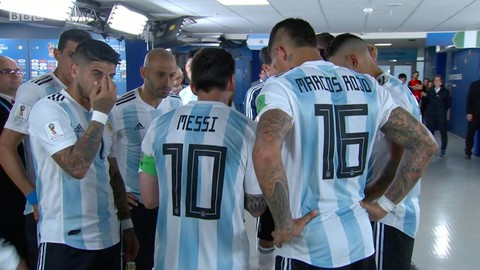 Fan sốc vì lần đầu thấy Messi nói chuyện với tư cách lãnh đạo đội bóng - Ảnh 5. Fan sốc vì lần đầu thấy Messi nói chuyện với tư cách lãnh đạo đội bóng - Ảnh 5.