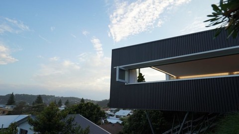 Ngôi nhà năng lượng mặt trời nằm cheo leo bên sườn đồi - Ảnh 7. Ngôi nhà năng lượng mặt trời nằm cheo leo bên sườn đồi - Ảnh 7.