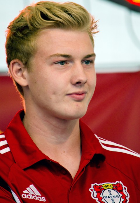 Hoàng tử tóc vàng Julian Brandt trong dàn nam thần Đức - Ảnh 5. Hoàng tử tóc vàng Julian Brandt trong dàn nam thần Đức - Ảnh 5.