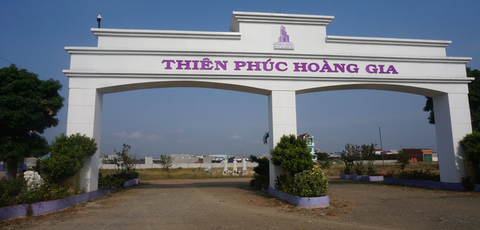 Xử phạt hàng loạt dự án khu dân cư rao bán bát nháo tại Long An - Ảnh 1. Xử phạt hàng loạt dự án khu dân cư rao bán bát nháo tại Long An - Ảnh 1.